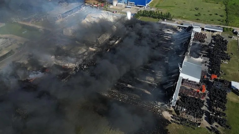 Incendio en Ezeiza: hoy comienzan las pericias clave para determinar cómo se originó el desastre