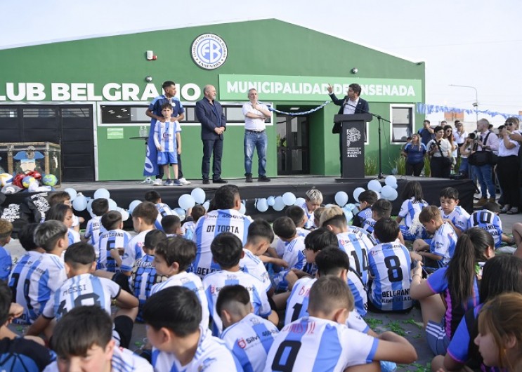 Kicillof inauguró un complejo deportivo en Ensenada y lanzó fuertes críticas al Gobierno nacional