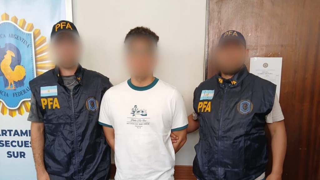 La PFA detuvo en Recoleta al líder de una de las organizaciones criminales más peligrosas del Perú