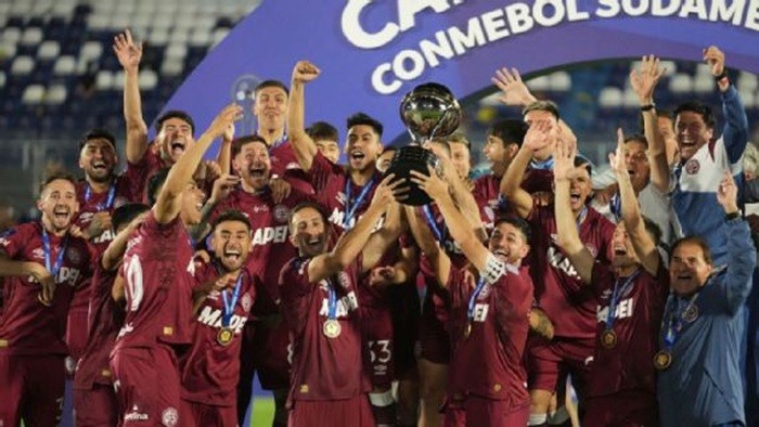 Lanús hizo historia: venció a Mineiro por penales y se consagró campeón de la Sudamericana
