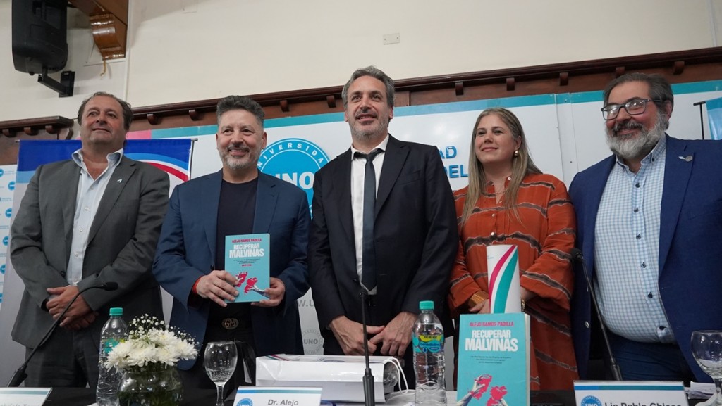 Se presentó en la UNO el libro “Recuperar Malvinas” de Alejo Ramos Padilla