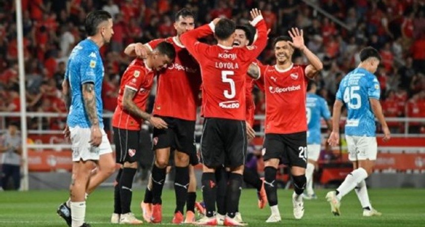 Independiente goleó 3-0 a Atlético Tucumán y tomó aire en el Clausura 2025