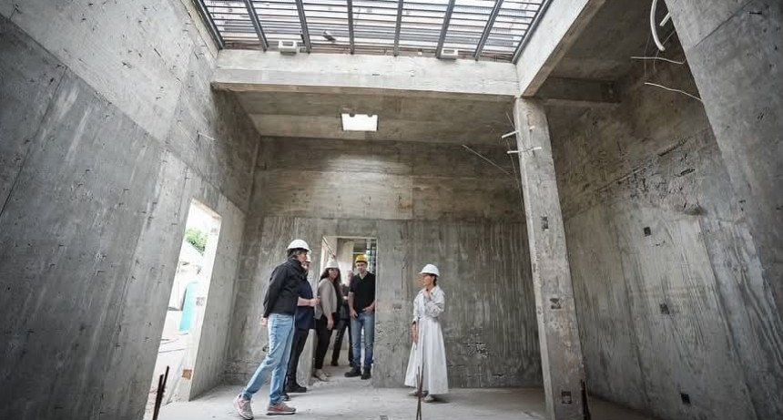 Mayra Mendoza supervisó los avances de la nueva comisaría de Don Bosco, la primera en más de 30 años en Quilmes