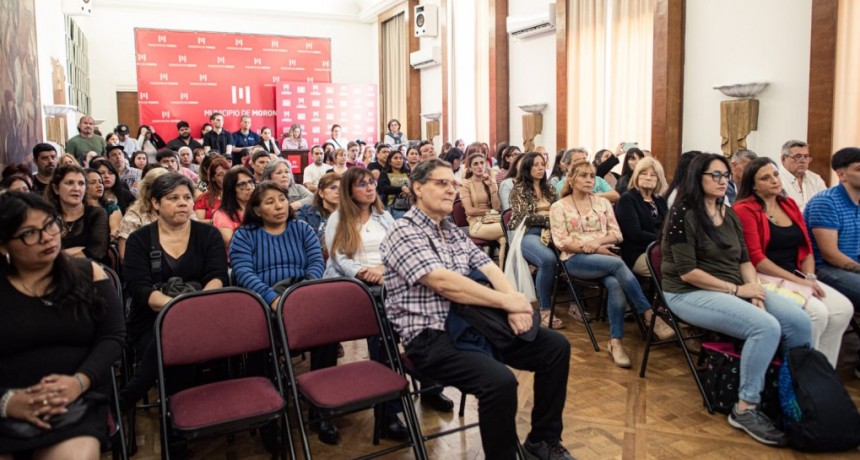 Morón impulsa la digitalización de comercios con un nuevo software y un manual de marketing