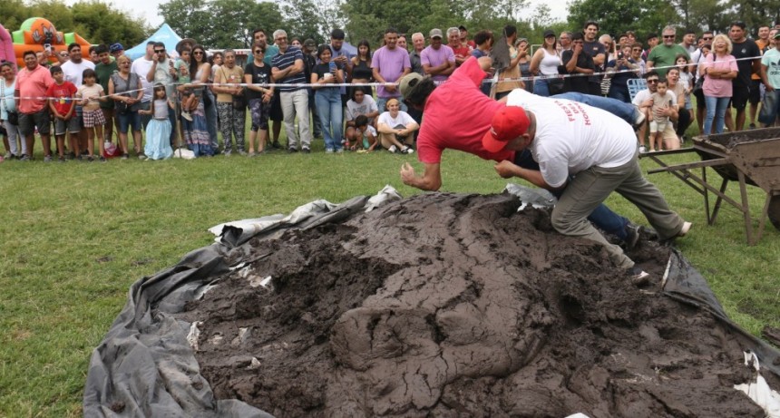 San Andrés de Giles celebra la 13° Fiesta del Hornero con música, gastronomía y tradición popular