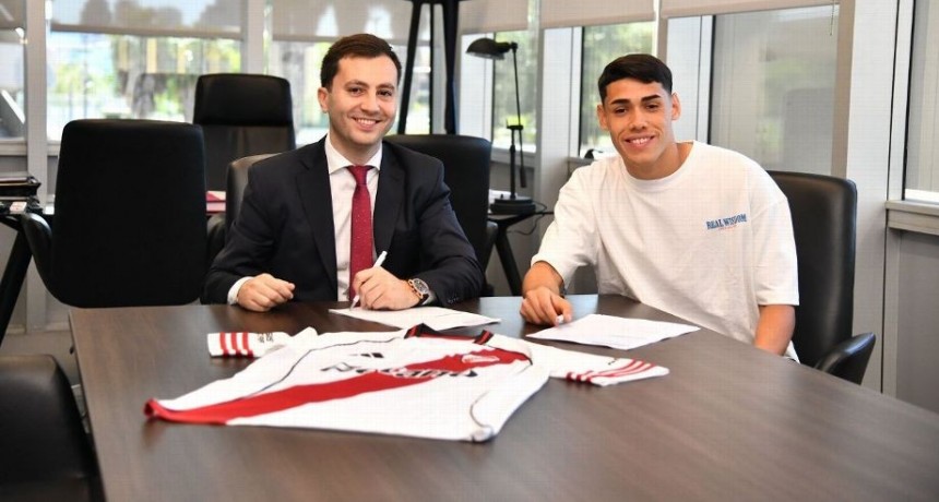 River blindó a una de sus joyas: Santiago Lencina firmó hasta 2028 con una cláusula impresionante