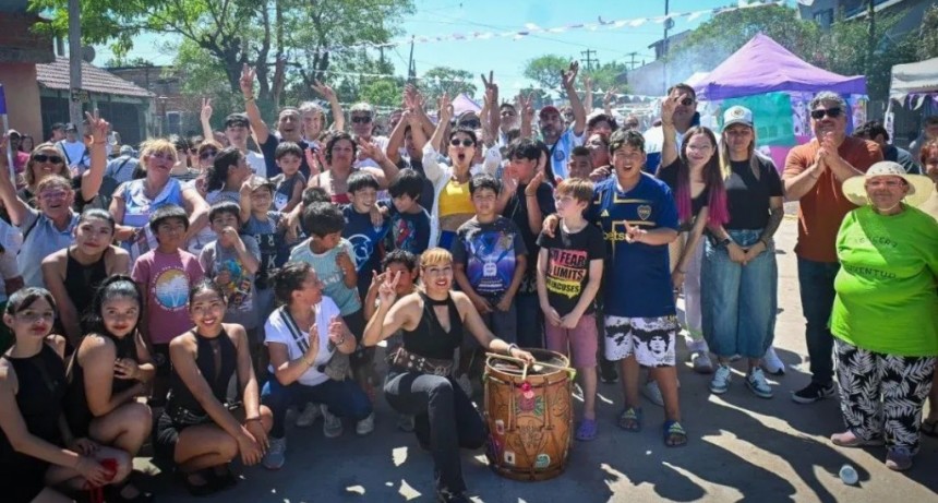 Mayra Mendoza inauguró pavimentos en Solano y celebró el Día de la Militancia con una peña barrial