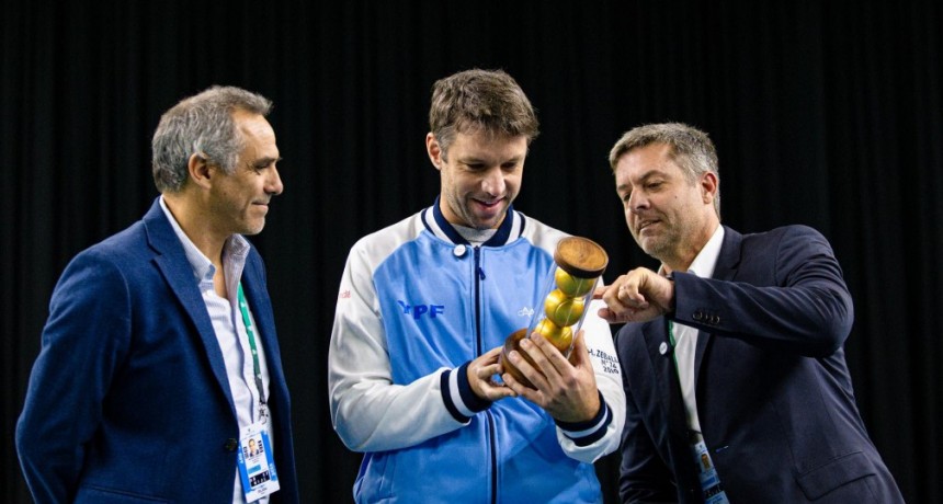 ¡Zebolla se lo merece! Horacio Zeballos recibió un emotivo y especial reconocimiento por parte de la AAT
