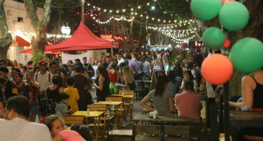 Paseo Dorrego vuelve con dos días de feria, música y sabores en Esteban Echeverría