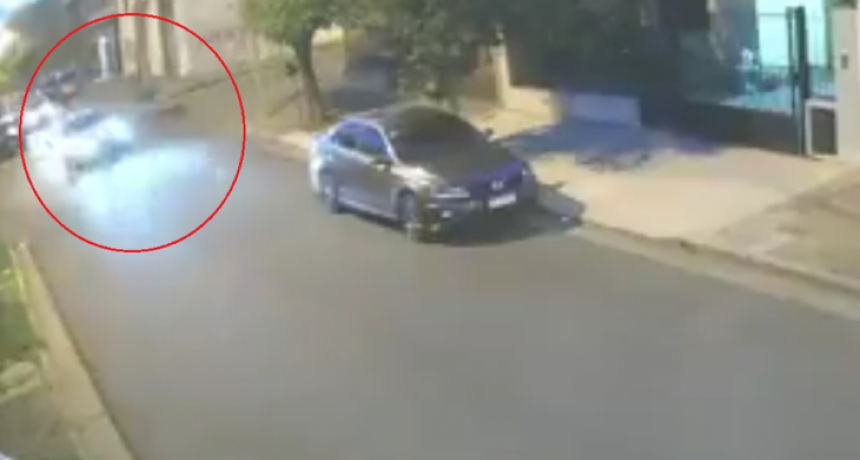 Choque fatal en Ciudad Madero: delincuentes que huían en autos robados mataron a una mujer en moto