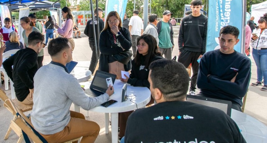 “Municipio en tu Barrio” llega a González Catán y Lomas del Mirador con nuevos servicios gratuitos