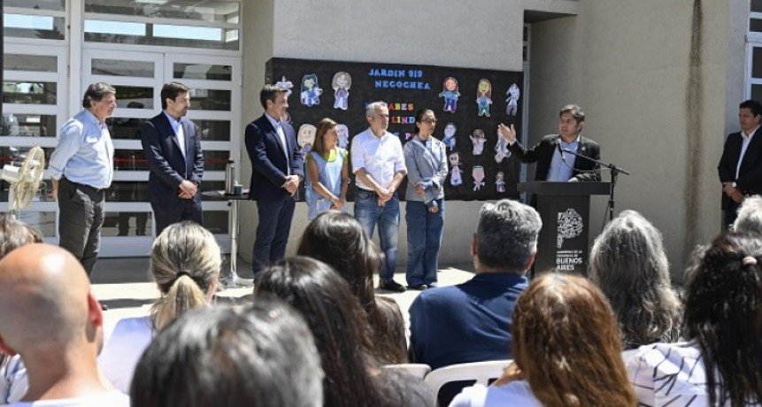 Kicillof inauguró un jardín, abrió una comisaría y entregó una ambulancia en Necochea: “La Provincia no le suelta la mano a nadie”
