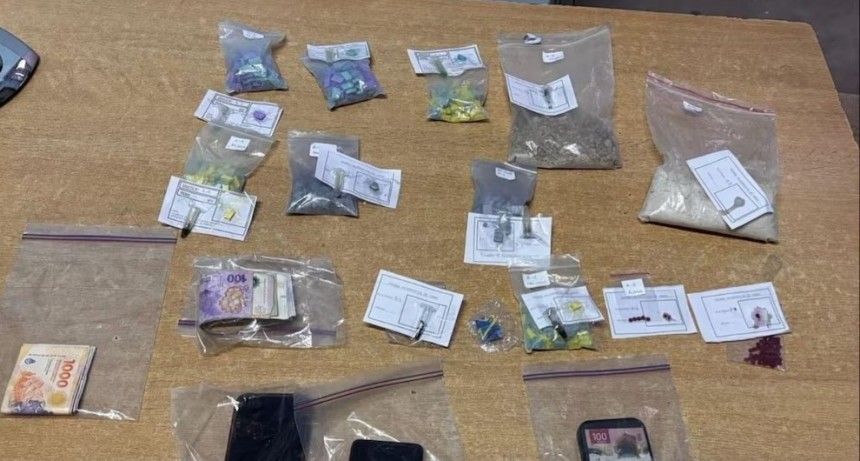 Cayó un hombre que traficaba drogas sintéticas mientras viajaba con su hija de 4 años