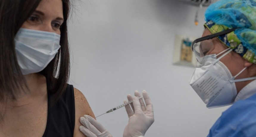 Ministras y ministros de Salud de todo el país acordaron acotar a 5 meses el tiempo para la aplicación de las dosis de refuerzo y ampliaron detalles de la implementación del pase sanitario