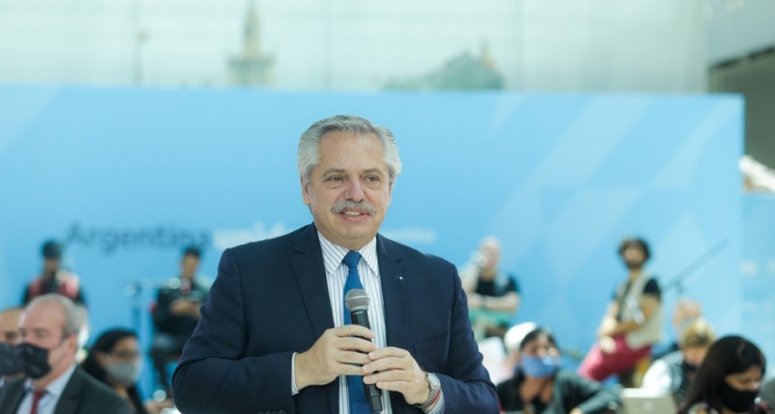 El presidente anunció un bono de fin de año que beneficia a más de 4.6 millones de jubilados y pensionados