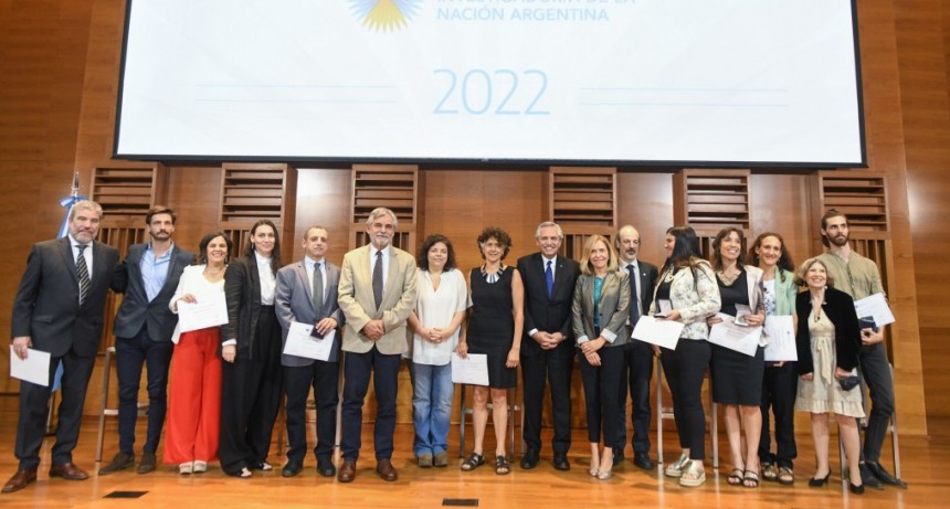 Alberto Fernández: "Mientras yo sea presidente voy a poner todo el dinero que haga falta para que la ciencia y la tecnología se sigan desarrollando"