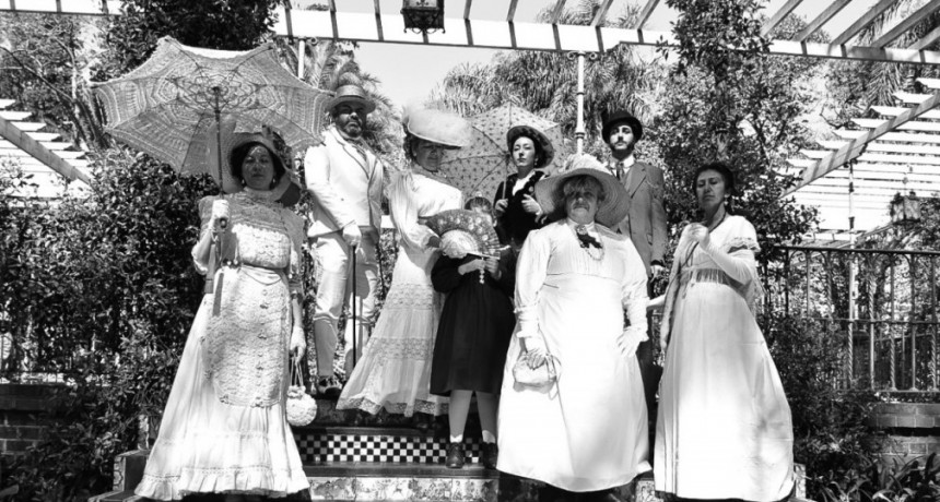 “Tarde de verano con las damas de la calle Catedral”
