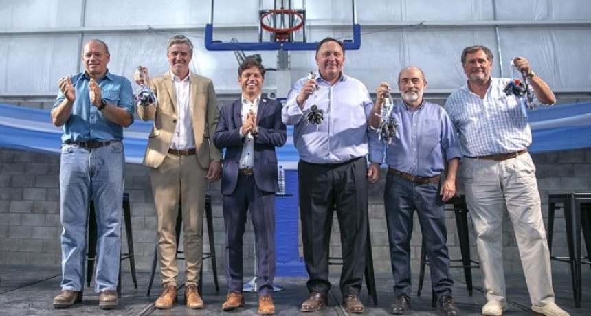 Kicillof puso en funcionamiento nuevos patrulleros y recorrió obras