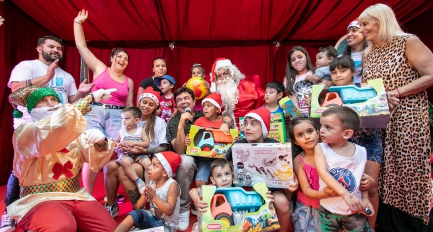 Fernando Espinoza: “En La Matanza más de 200 mil niñas y niños ya recibieron sus regalos de Navidad”