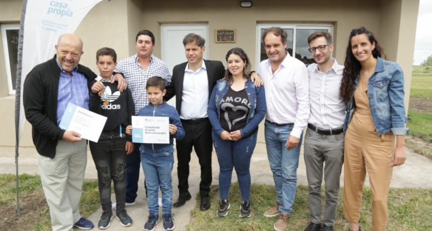 Programa Reconstruir: Maggiotti, Kicillof, Simone y Paredi entregaron 100 viviendas en Mar Chiquita
