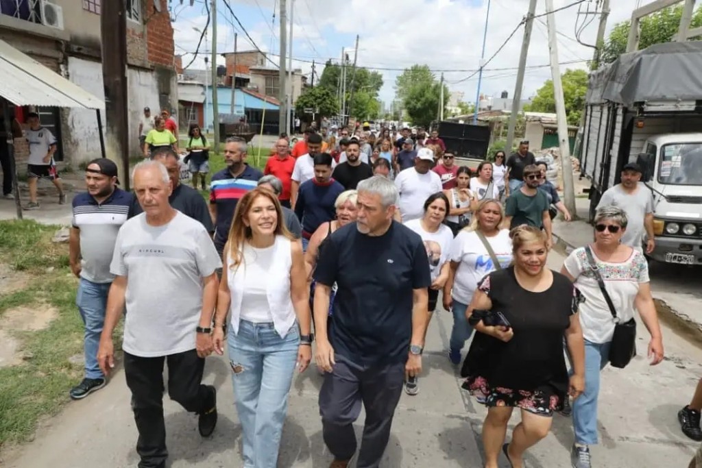 Ferraresi inauguró mejoras en Villa Corina: obras que transforman la calidad de vida