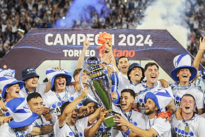 Vélez se consagró campeón de la Liga Profesional 2024 con un triunfo clave ante Huracán