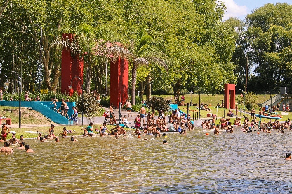 Tapalqué: apertura de temporada con termas, piscinas y fiestas en el corazón de la Provincia