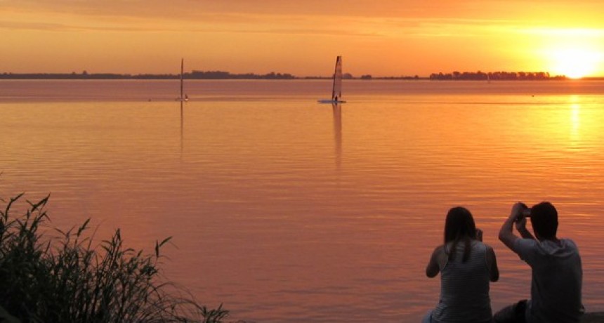 Turistas extranjeros disfrutaron de los paisajes lacustres y ribereños en la provincia de Buenos Aires