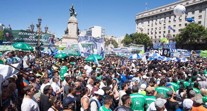Moyano amenaza con paro nacional: fuerte conflicto entre Camioneros y el Gobierno por la homologación de paritarias