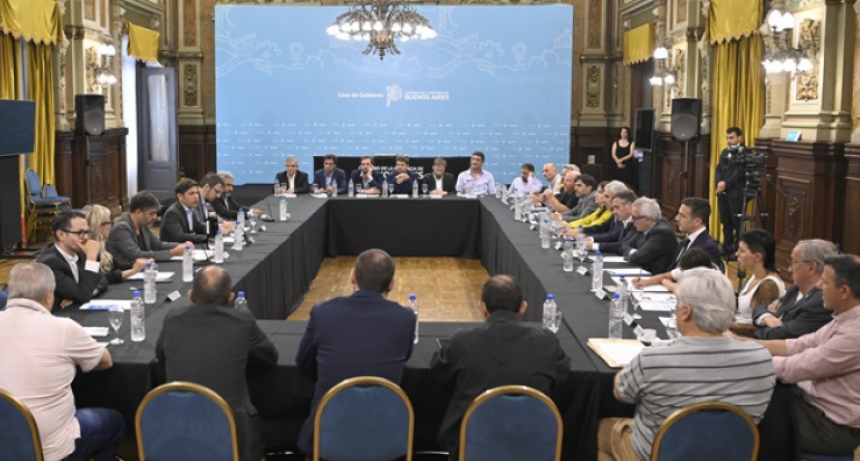 Kicillof firmó convenios de leasing por $8.824 millones para 28 municipios bonaerenses