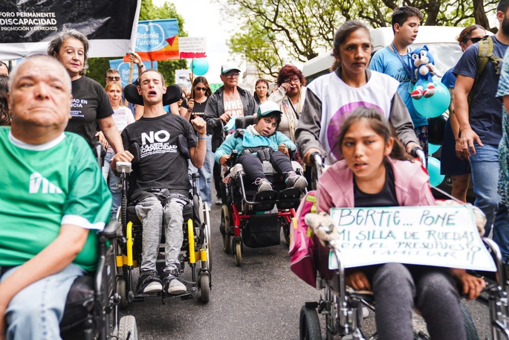 En el Día de la Discapacidad, estalla la bronca: organizaciones marcharán contra Milei por recortes, abandono y escándalos