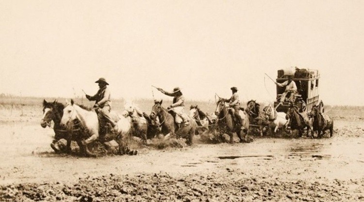 De la galera al bondi en los pagos de Dolores.