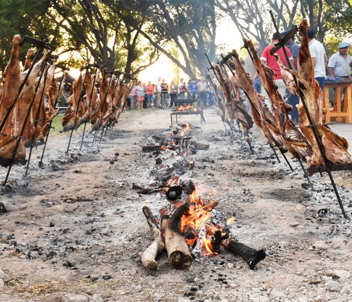 Navidad adelantada: Suipacha y Saavedra arman un banquete que enamora