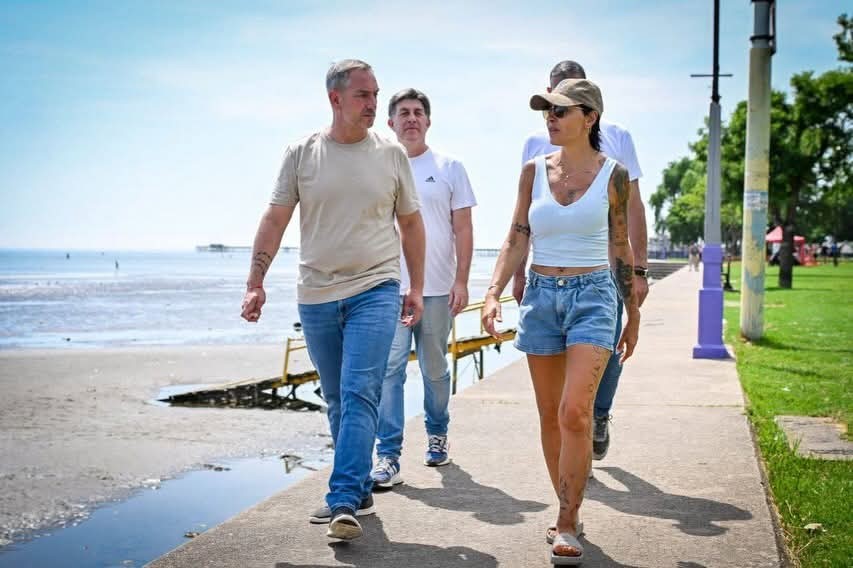 Quilmes lanzó una nueva temporada de “Playas Limpias”: más personal, maquinaria y acciones ambientales en la ribera