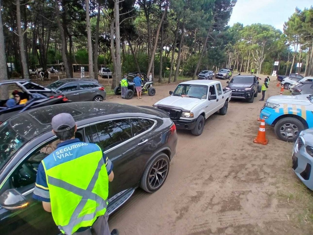 Controles sorpresa en Pinamar: casi 30 conductores dieron positivo en alcoholemia durante el fin de semana largo