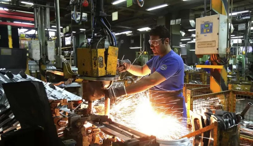 La industria sigue en picada: la capacidad instalada cayó al 61% y enciende alarmas