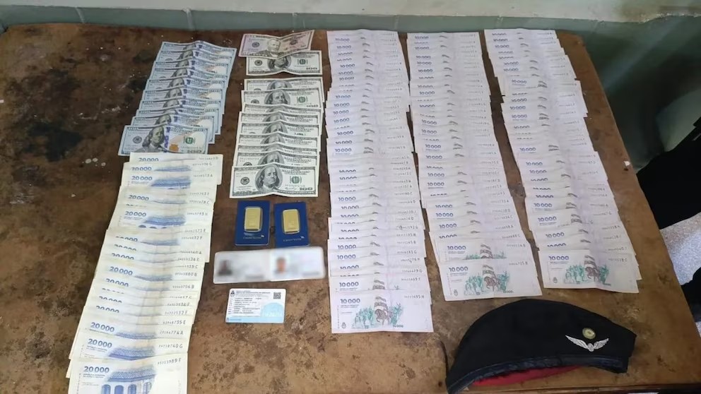 Lo pararon por alcoholemia y terminó preso: llevaba lingotes de oro, dólares y era buscado por la Justicia