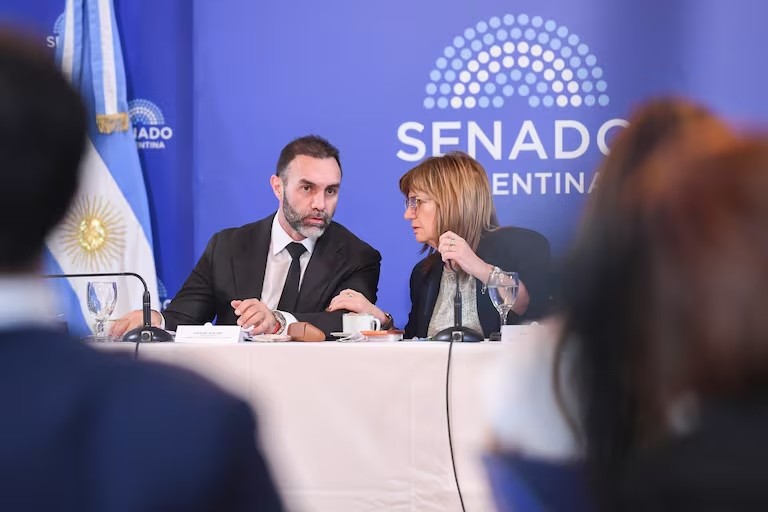 La reforma laboral encalla en el Senado y Bullrich debió frenar el debate