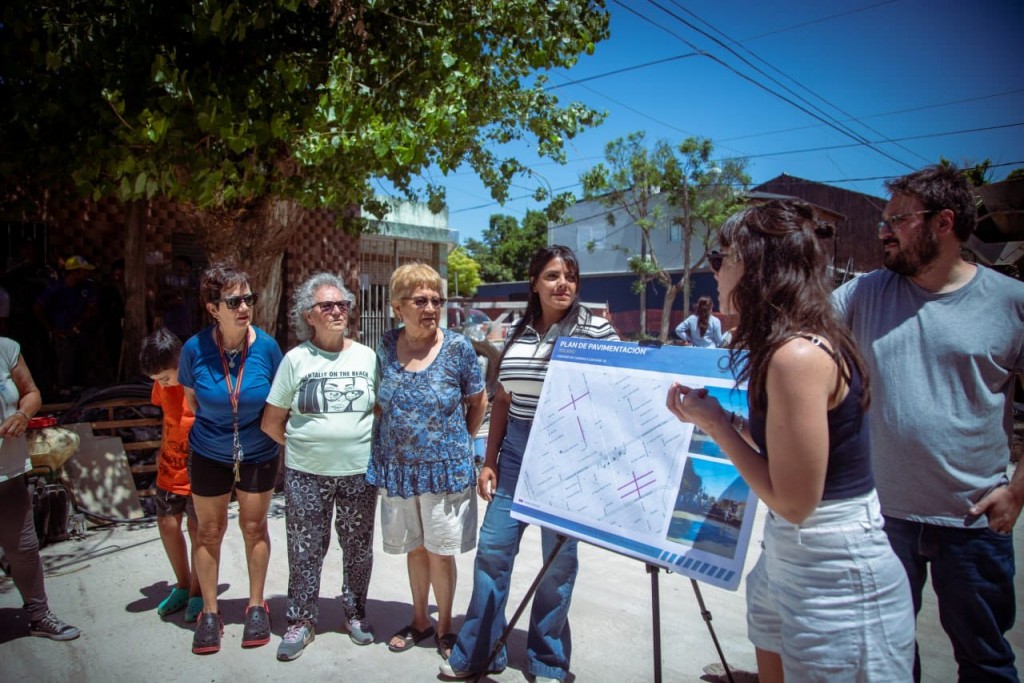 Avanzan obras clave en Solano: pavimento de hormigón y mejoras hidráulicas transforman dos barrios