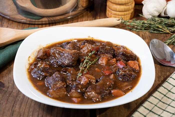 Ragú de ternera tradicional: el corazón lento y sabroso de la cocina italiana