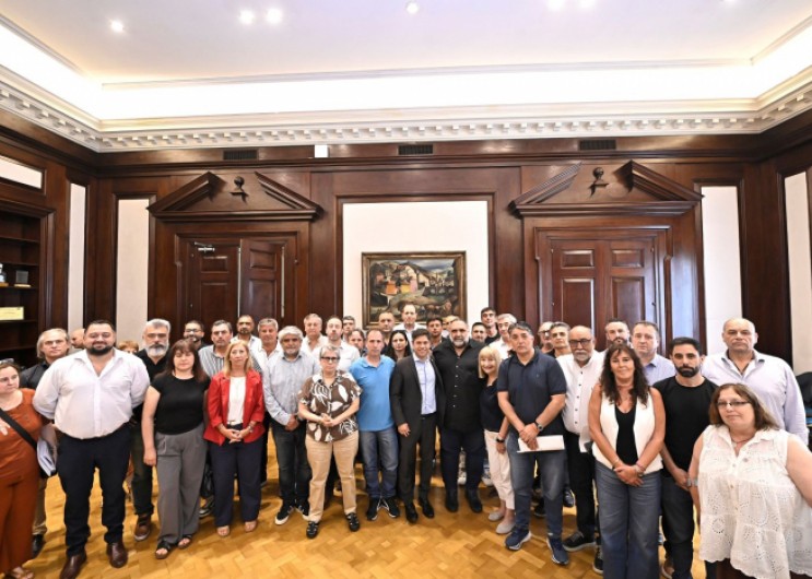 Paritaria bonaerense: Kicillof confirmó que seguirá abierta y habrá nueva reunión con los gremios en enero de 2026