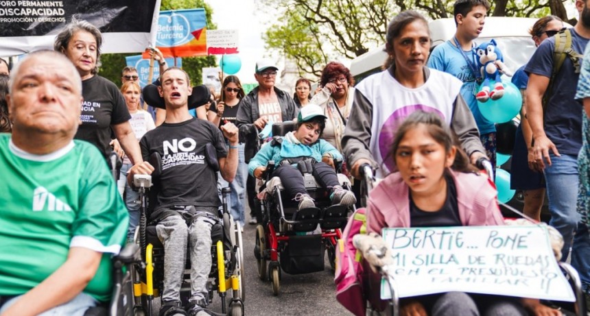 En el Día de la Discapacidad, estalla la bronca: organizaciones marcharán contra Milei por recortes, abandono y escándalos