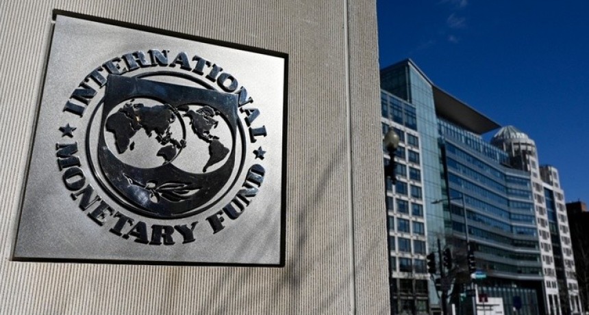 FMI redobla la presión sobre Caputo y alerta por la falta de reservas: se encienden las alarmas en Wall Street