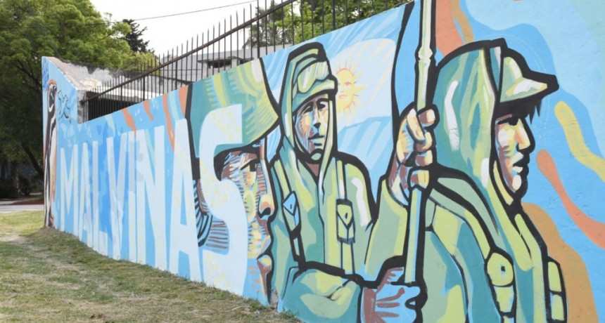 Morón presentó un mural dedicado a Malvinas en una jornada cultural que reunió a cientos de vecinos