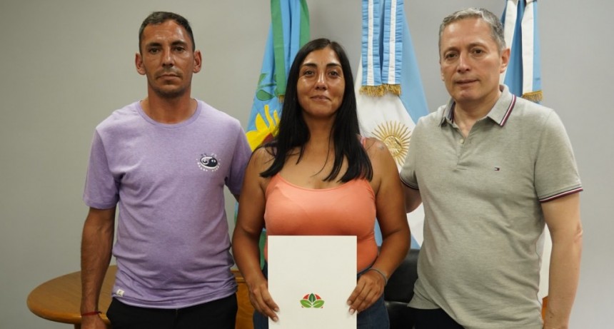 Fernando Gray otorgó un subsidio millonario para que una nena de Monte Grande continúe su tratamiento por escoliosis