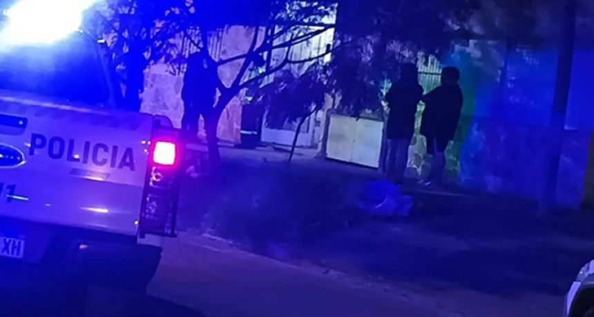 La Tablada: asesinan a un hombre a hachazos y detienen a su hijo por el crimen