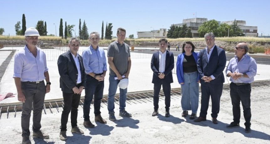 Kicillof mostró avances del plan hídrico en Bahía Blanca y entregó viviendas a familias trabajadoras