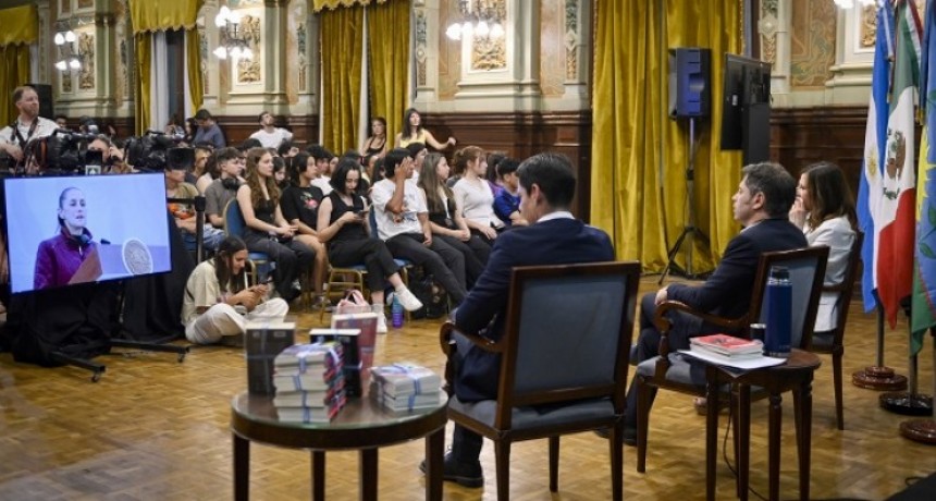 Kicillof acompañó el lanzamiento internacional del programa de lectura “25 para el 25” impulsado por Claudia Sheinbaum