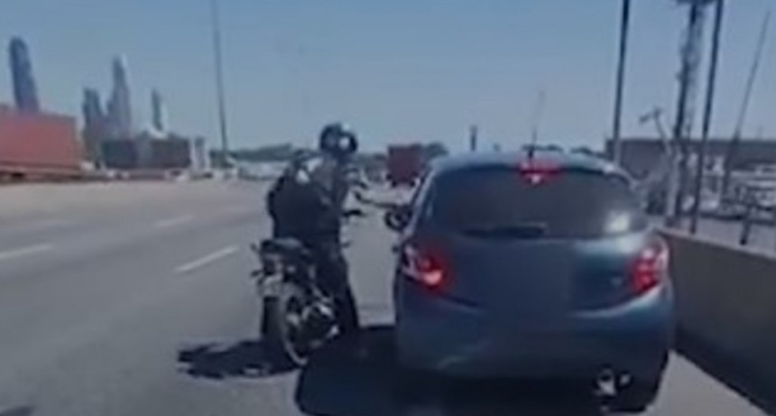 Violencia al volante: la ANSV va por la suspensión de los conductores que protagonizaron una pelea en la autopista