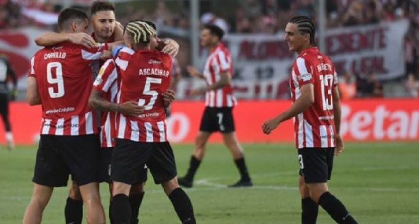 Alario entró desde el banco, hizo dos goles y Estudiantes se quedó con el Trofeo de Campeones